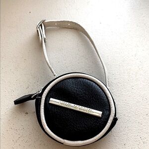 Steve Madden Black and Cream Circular Wristlet